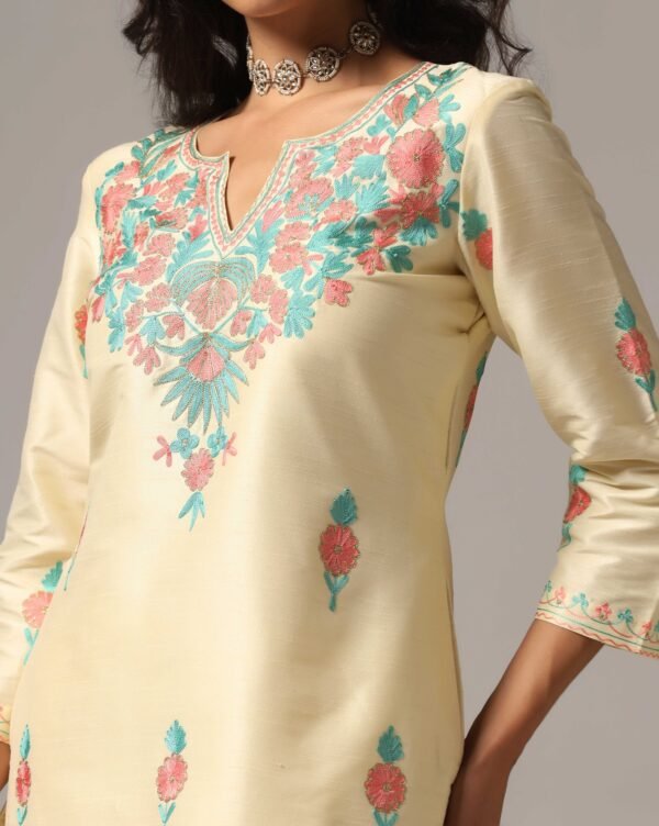 Creme Raw Silk Ari Embroidered Kurti with Pants & Dupatta - Image 10