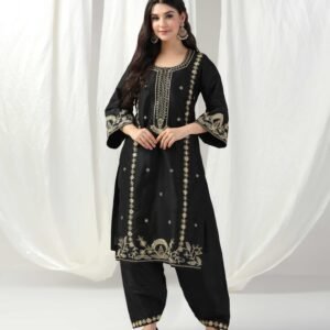 Pret a Porter Elegant Black Raw Silk Suit
