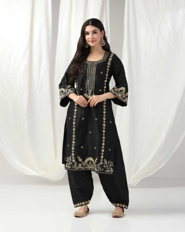 Pret a Porter Elegant Black Raw Silk Suit