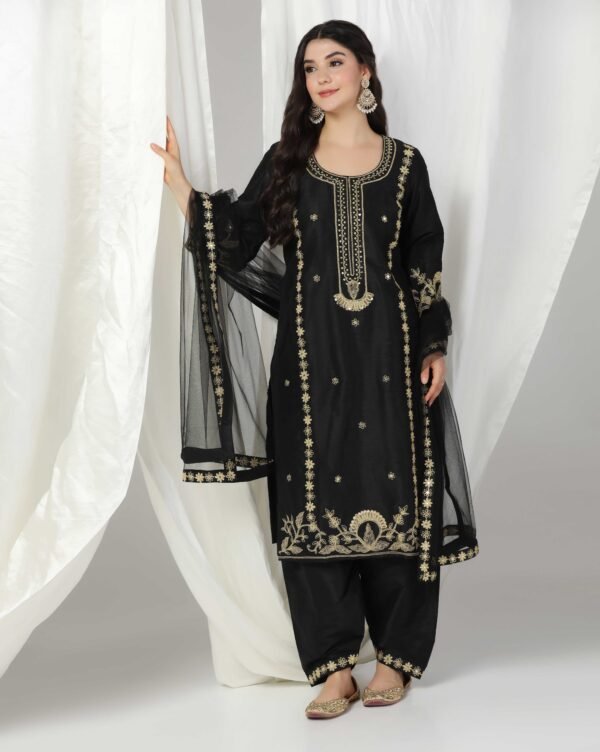 Pret a Porter Elegant Black Raw Silk Suit - Image 8