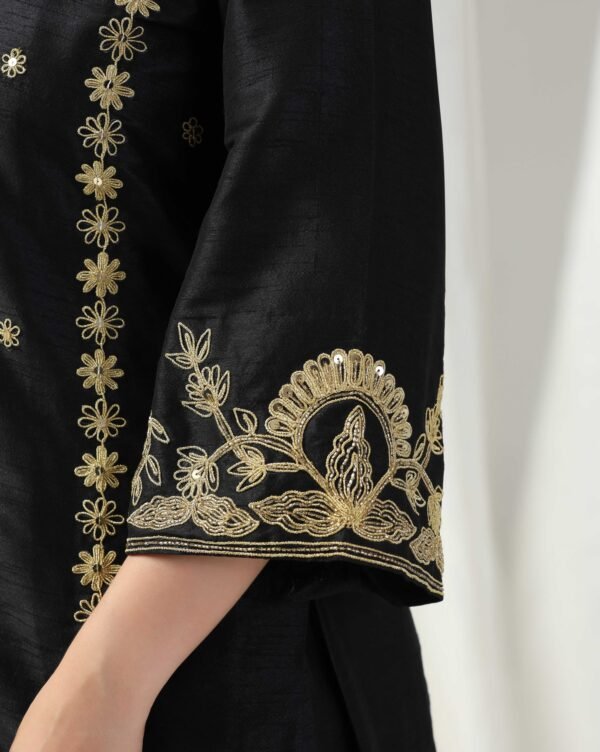 Pret a Porter Elegant Black Raw Silk Suit - Image 3