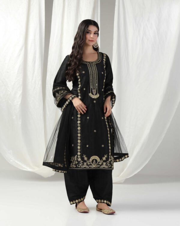 Pret a Porter Elegant Black Raw Silk Suit - Image 5