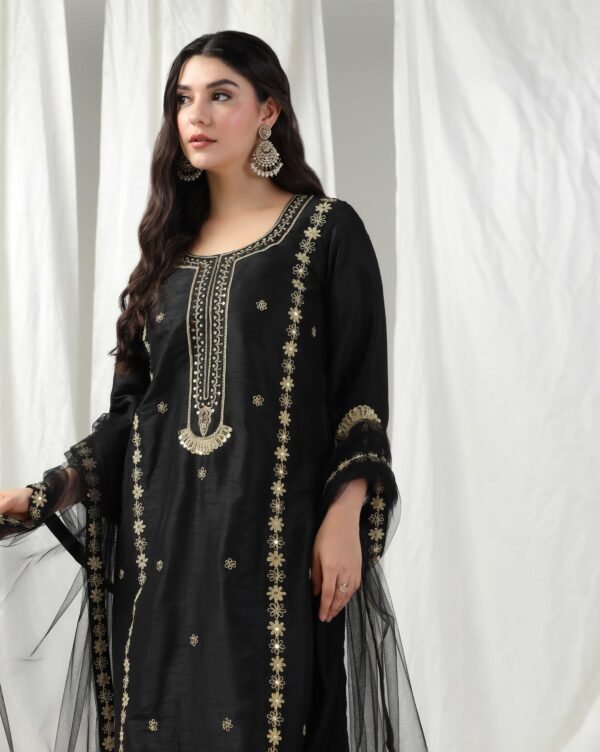 Pret a Porter Elegant Black Raw Silk Suit - Image 6