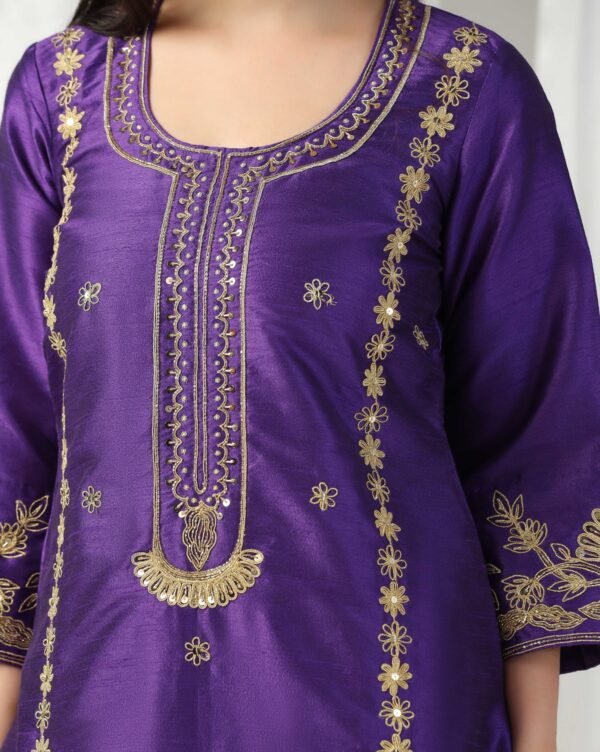 Pret a Porter Elegant Purple Raw Silk Suit - Image 3