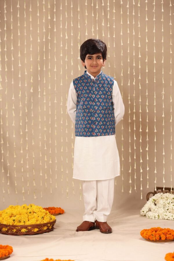 White Kurta Pyjama Co-ord Set with Blue Jaipuri Buti Print Jacket - Image 2