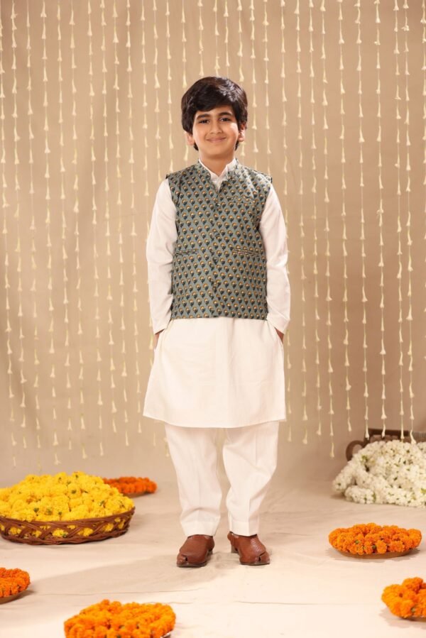 White Kurta Pyjama Co-ord Set with Grey Jaipuri Floral Print Jacket - Image 4